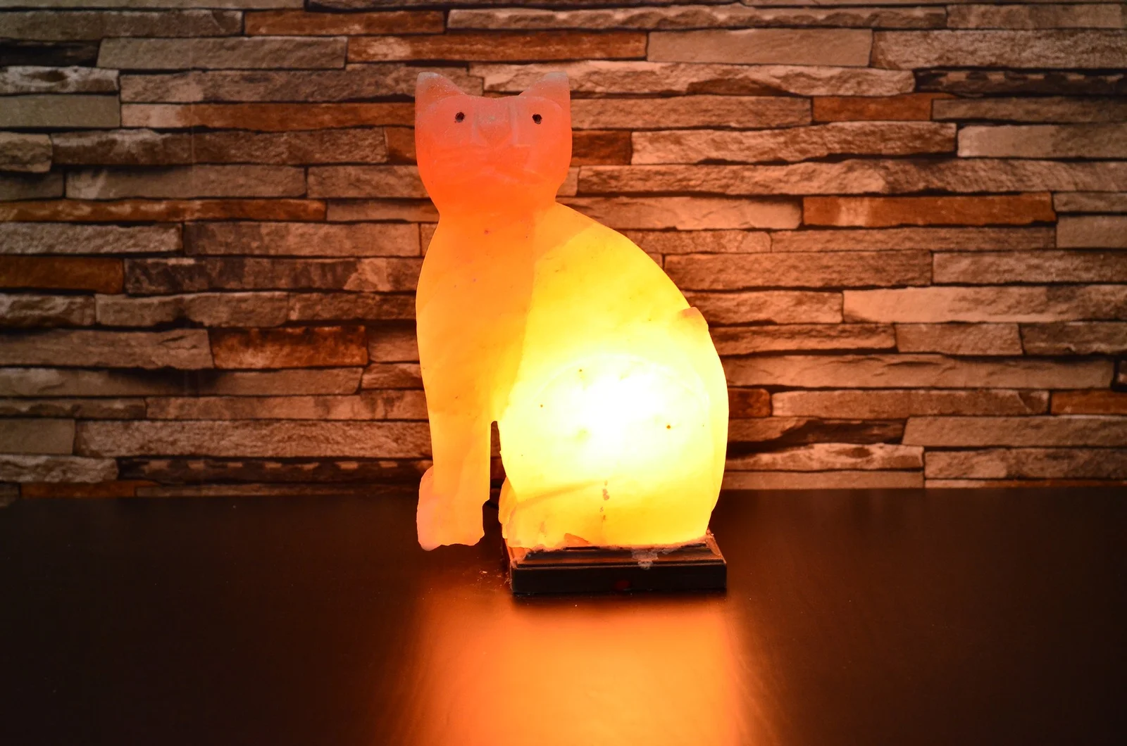 Cat salt lamp