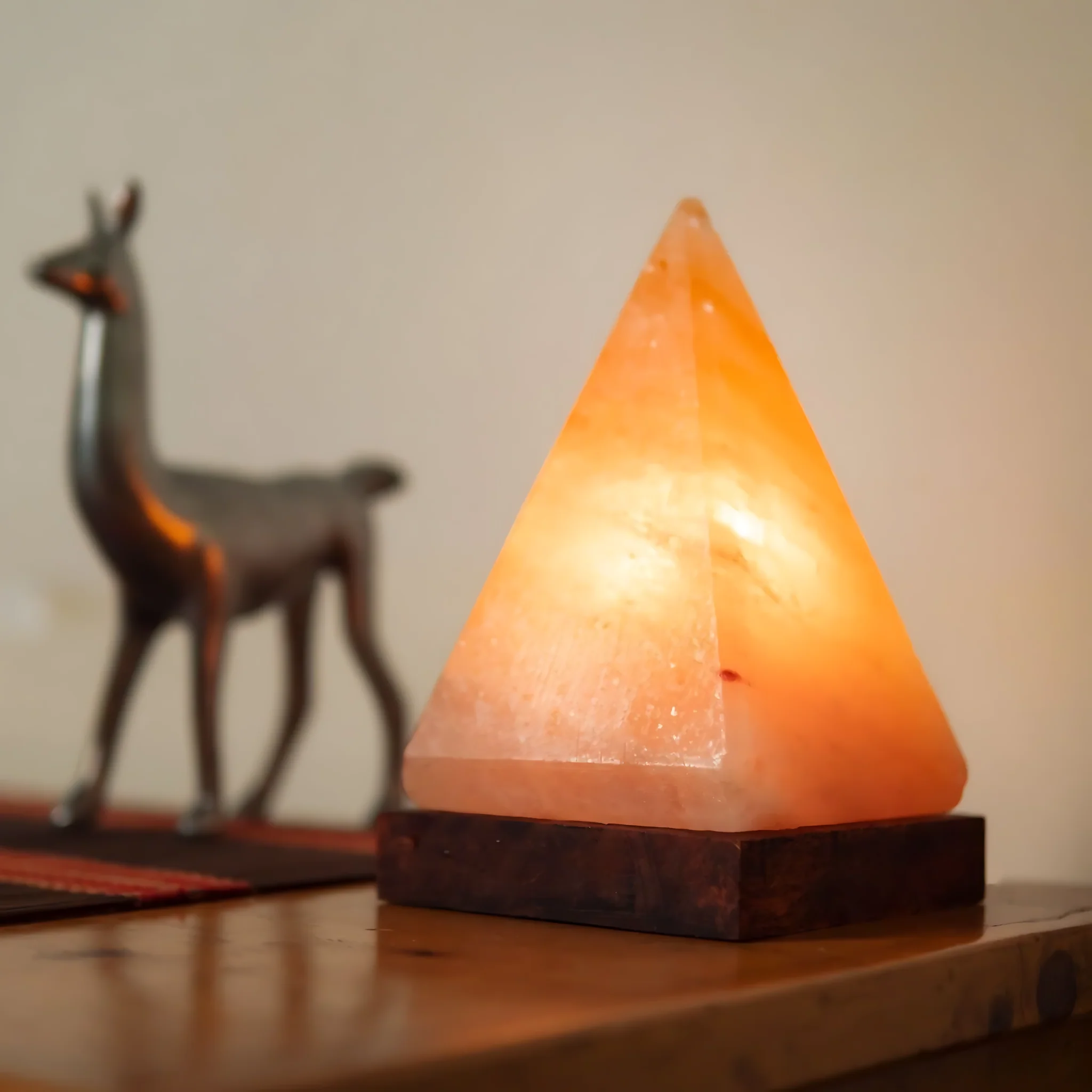 Pyramid salt lamp